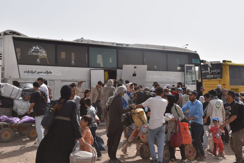 إيران تواصل ترحيل العمالة الأفغانية رغم التداعيات الاقتصادية