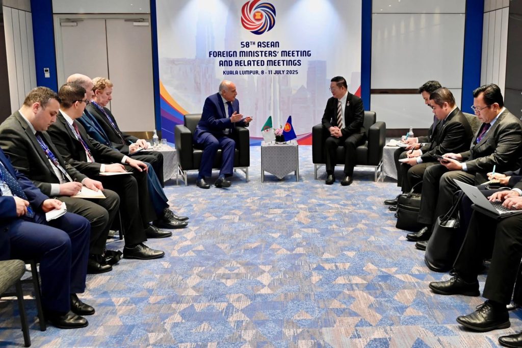 ماذا تجني الجزائر من الانفتاح على رابطة آسيان؟