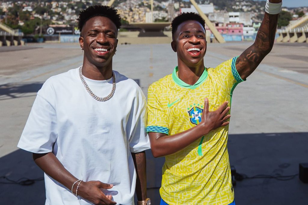 فينيسيوس عن تمثاله الشمعي: إنه يشبهني كثيرا