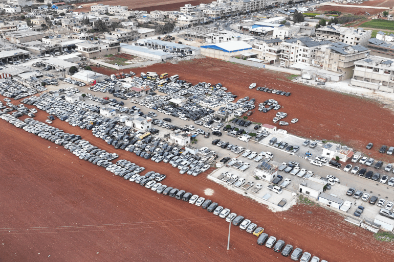 الحكومة تقول إن الهدف من القرار هو تقليل استنزاف القطع الأجنبي (الجزيرة)