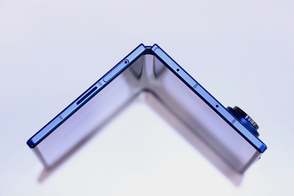 سامسونغ تكشف عن 3 هواتف قابلة للطي.. و”فولد 7″ يخطف الأنظار بنحافته | تكنولوجيا