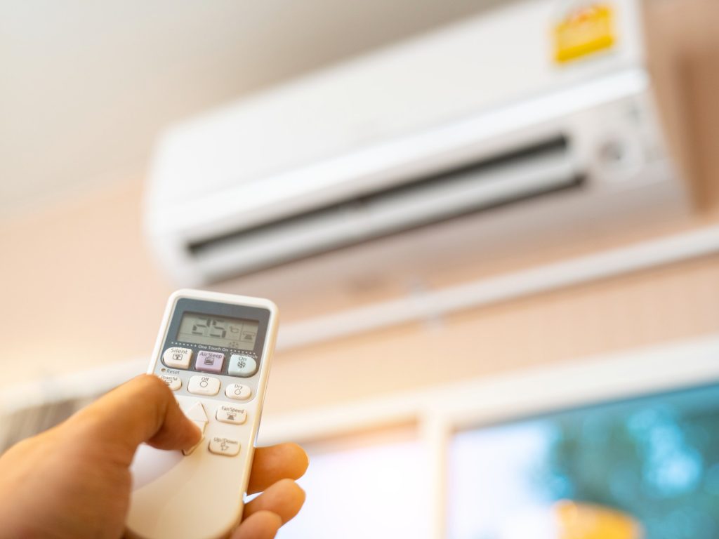 درجة حرارة المكيّف قد ترفع فاتورة الكهرباء.. إليك 6 نصائح لتقليل الاستهلاك
