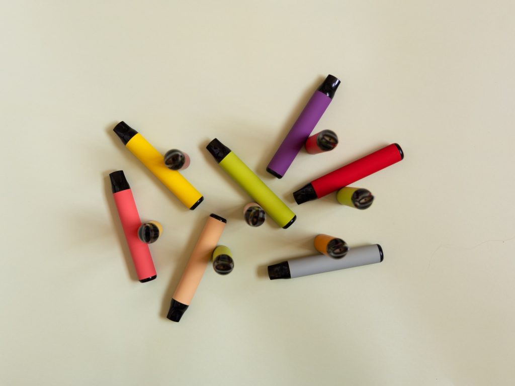 هل السجائر الإلكترونية أفضل من السجائر العادية؟