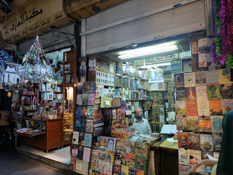 حي المِسكيّة الدمشقي.. عبق الورق وأوجاع الحاضر