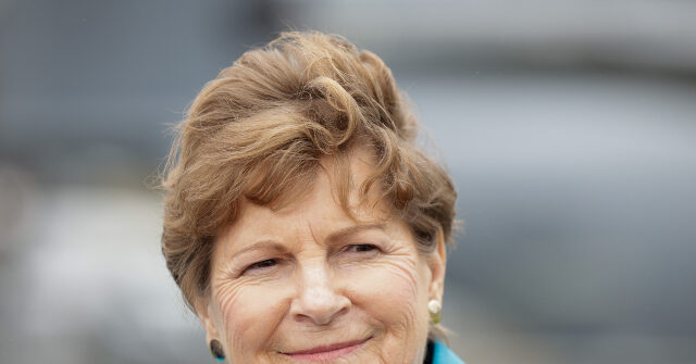 لقد ارتفعت التكاليف بموجب قانون مكافحة الفساد، لكنه مصمم لتغطية المزيد من الأشخاص ولم ينفق الكونجرس ما يكفي لإبقاء التكاليف منخفضة