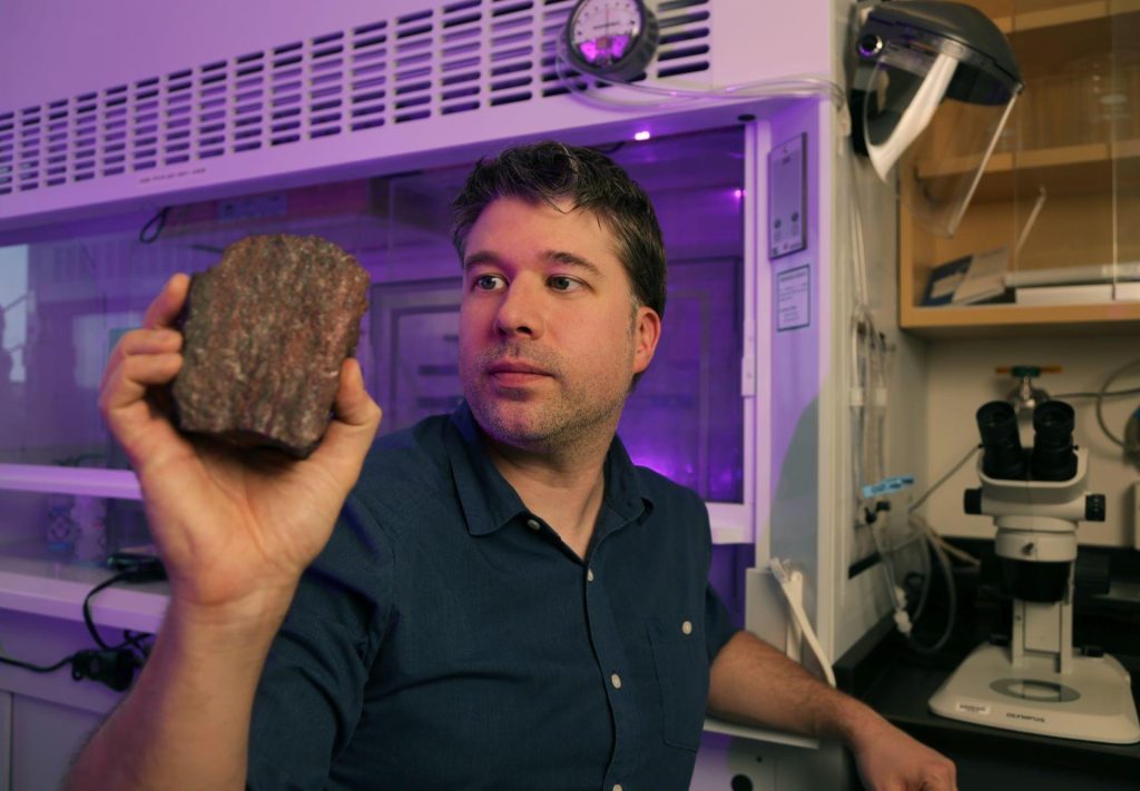 اكتشاف أقدم صخور الأرض في كندا بعمر 4.16 مليارات سنة