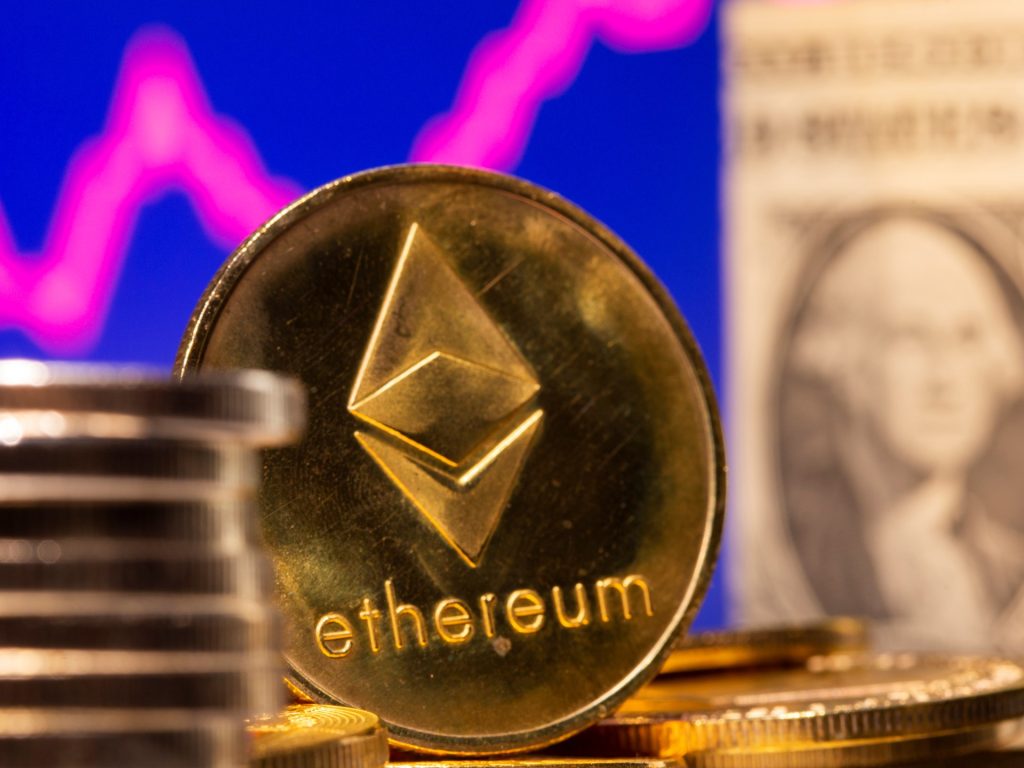 عودة قوية لإيثريوم.. تنظيمات أميركية واستثمارات مؤسسية تدفع العملة الرقمية للصعود