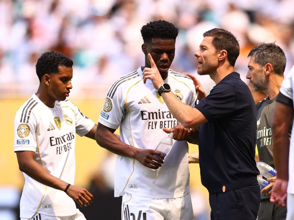 تشابي ألونسو يقود ثورة في ريال مدريد والجميع مهدد