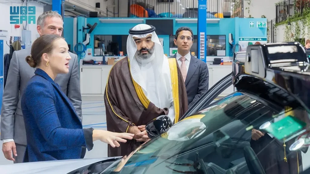 السواحه يرأس وفد منظومة التقنية والابتكار والفضاء لتعزيز الشراكات في التقنيات المتقدمة والاتصالات الفضائية