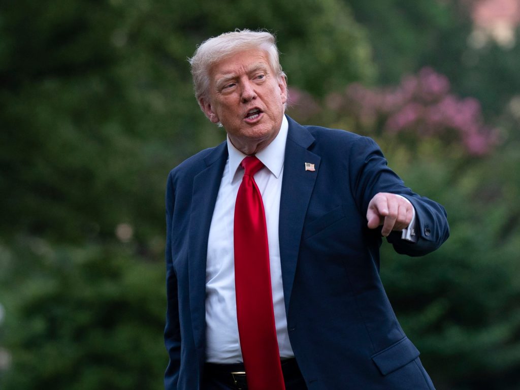 ترامب يفرض رسوما جمركية بنسبة 19% على إندونيسيا