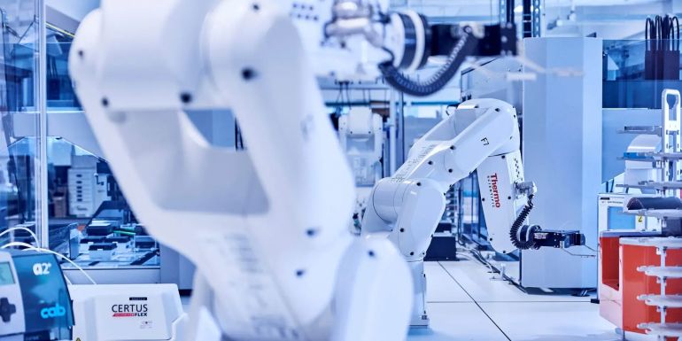 منشأة التعديل الجيني المستخدمة في التجارب (جامعة إدنبرة)