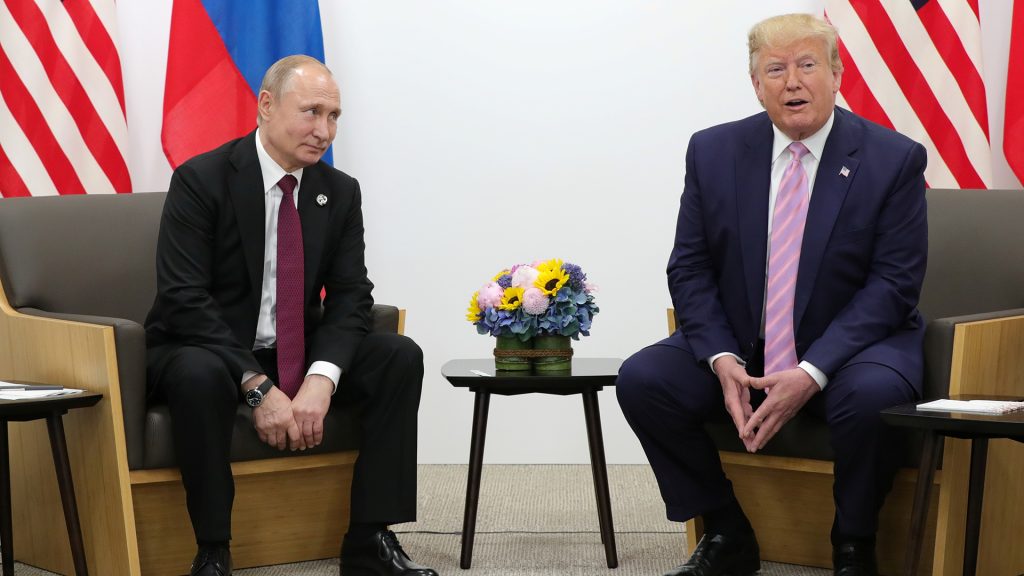 بعد تهديد ترامب بعقوبات.. ماذا تستورد أميركا من روسيا؟