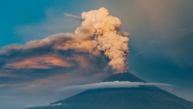 Eruption of volcano Agung in Bali