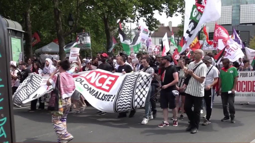 مظاهرة في باريس رفضا للعنصرية وللتضامن مع القضية الفلسطينية