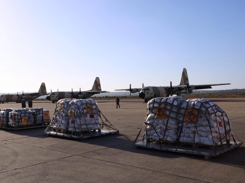 المغرب يرسل مساعدات إنسانية وطبية عاجلة لقطاع غزة