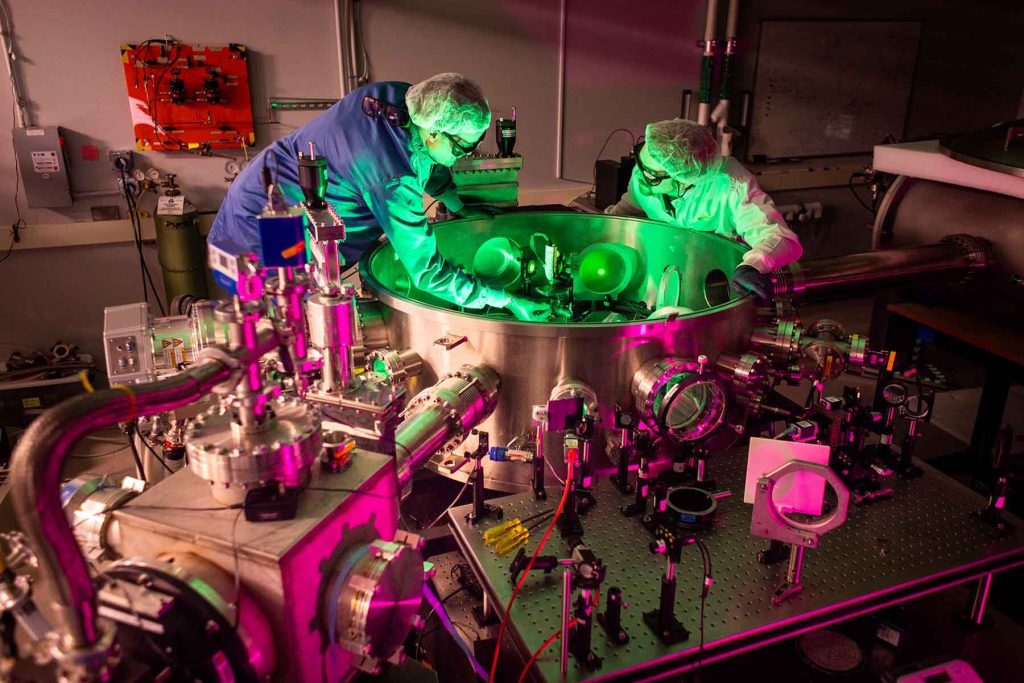 نبضة “ليزر زيوس” الأميركي تصل لقدرة 100 ضعف كهرباء العالم كله | علوم