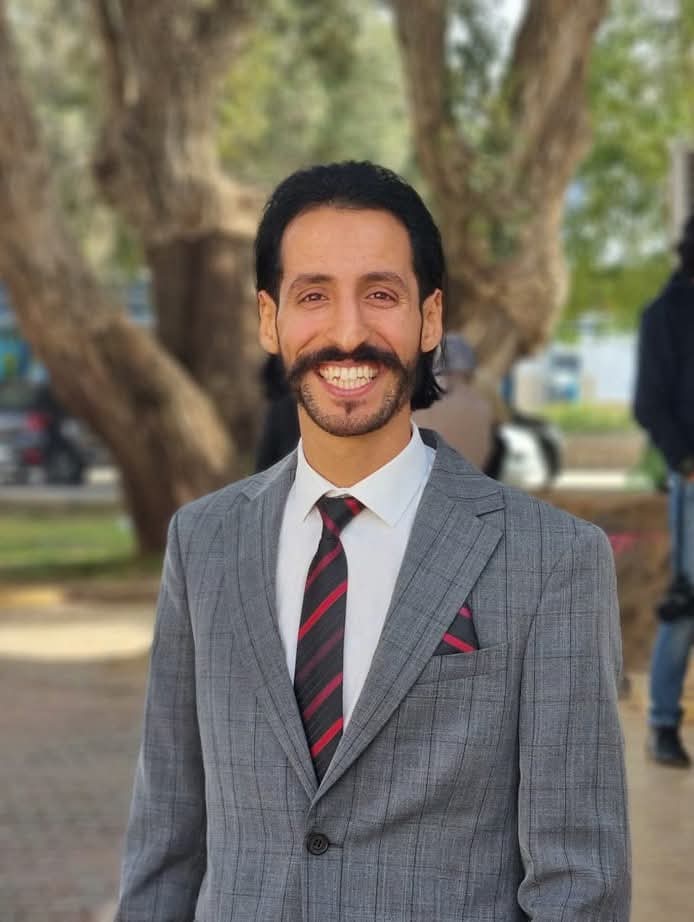 كاتب النص المسرحي عمران الوطني