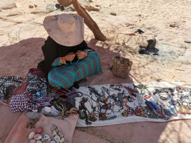 الزي التراثي لم يعد له رواج بين النساء البدويات