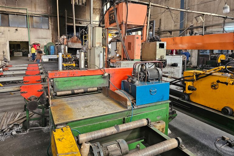 معامل زادت من حجم عملها بسبب الكهرباء(الجزيرة نت)