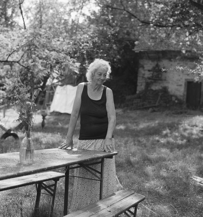 وصول أمستردام مع أطفاله قبل واحد وثلاثين عامًا ، تم تثبيت Annelies Van Der Eijk الآن في Moulin Begeot ، في قرية معزولة من Haute-Saône ، على هضبة الأوتانغ. هنا ، 13 يونيو 2025.