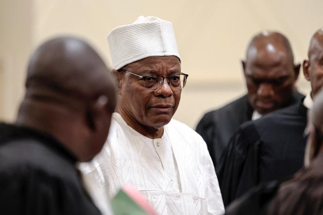 ينتظر المعارض الكاميروني موريس كامتو قرار المجلس الدستوري فيما يتعلق بترشيحه للانتخابات الرئاسية ، في يوندي ، في 4 أغسطس 2025.