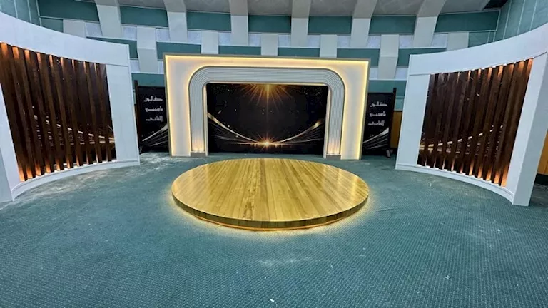 صورة- ستديو أحمد زويل يستعد لصالون ماسبيرو الثقافي