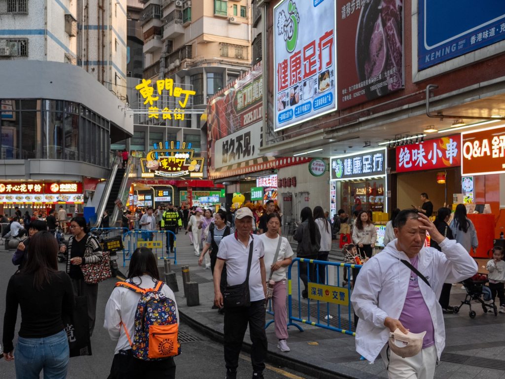 ترنح العقارات وتراجع الإنفاق يدق ناقوس الخطر بالصين