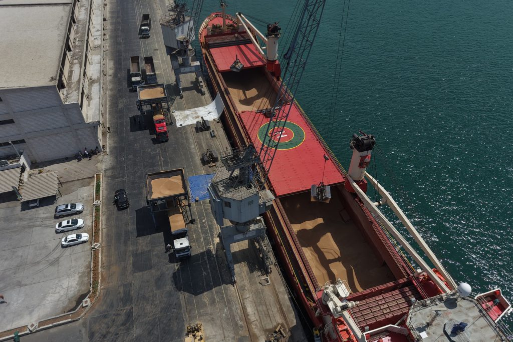 هل استيراد القمح عبر طرطوس يكفي لتأمين خبز سوريا؟