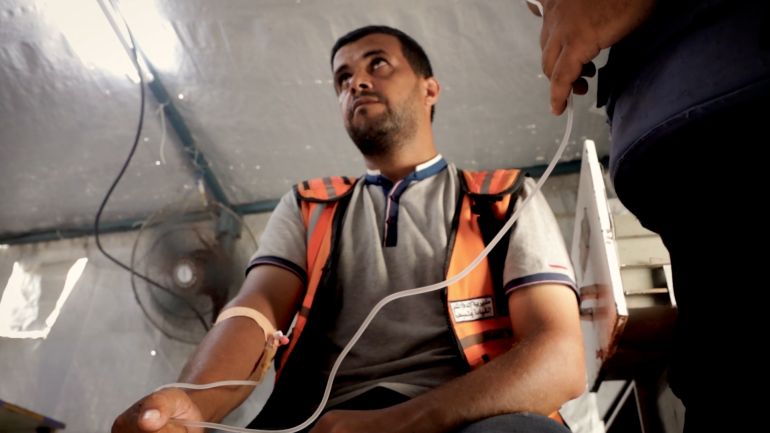 محمود بصل، الناطق باسم الدفاع المدني في قطاع غزة، يواصل إضرابه عن الطعام لليوم الحادي عشر احتجاجًا على سياسة التجويع ومنع إدخال المساعدات