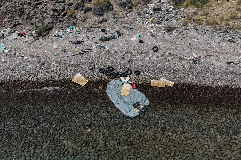 شحن المهاجرين قبالة اليمن ، على الأقل 76 قتيلاً وعشرات من المفقودين