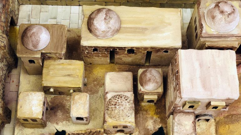 11 +22 مجسم لحائط البراق وحارة المغاربة قبل أن يهدمها الاحتلال بالكامل بعد احتلاله شرق القدس والمسجد الأقصى عام 1967