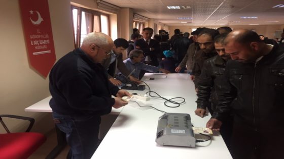 رابط استخراج وثيقة إعفاء إذن العمل عبر E-Devlet لحملة الكملك في تركيا