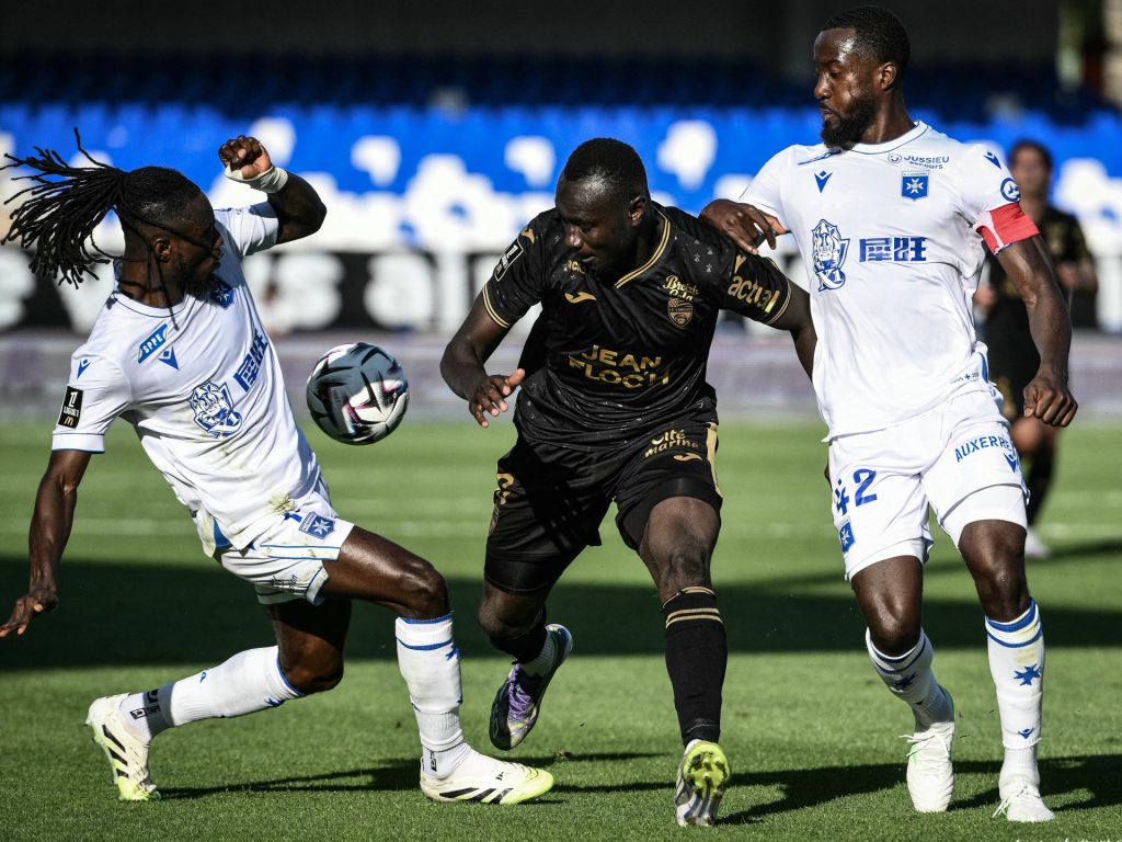 رقم سلبي في افتتاح الدوري الفرنسي لأول مرة منذ 10 سنوات