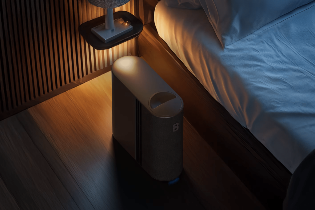 تعرف على الفراش الذي أثنى عليه زوكربيرغ وإيلون ماسك