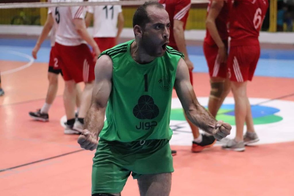 هكذا استشهد قائد منتخب فلسطين قنصا في رحلة البحث عن الطعام لأطفاله