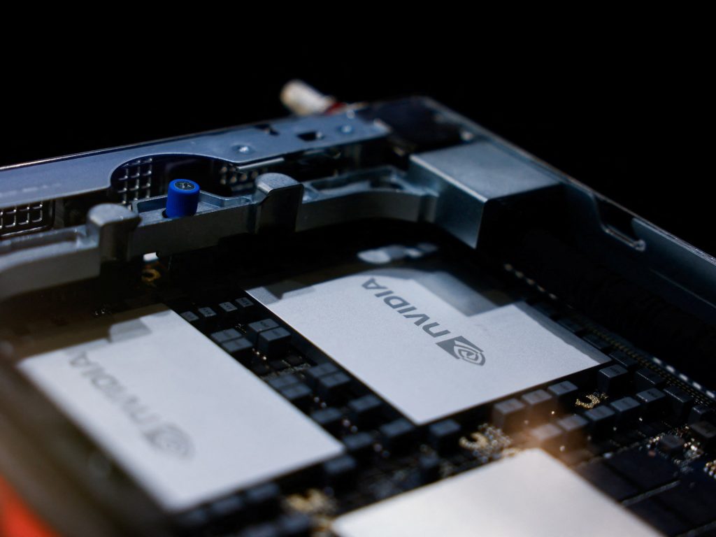 الصين تطالب أميركا بتخفيف قيود تصدير الرقائق لإبرام اتفاق تجاري