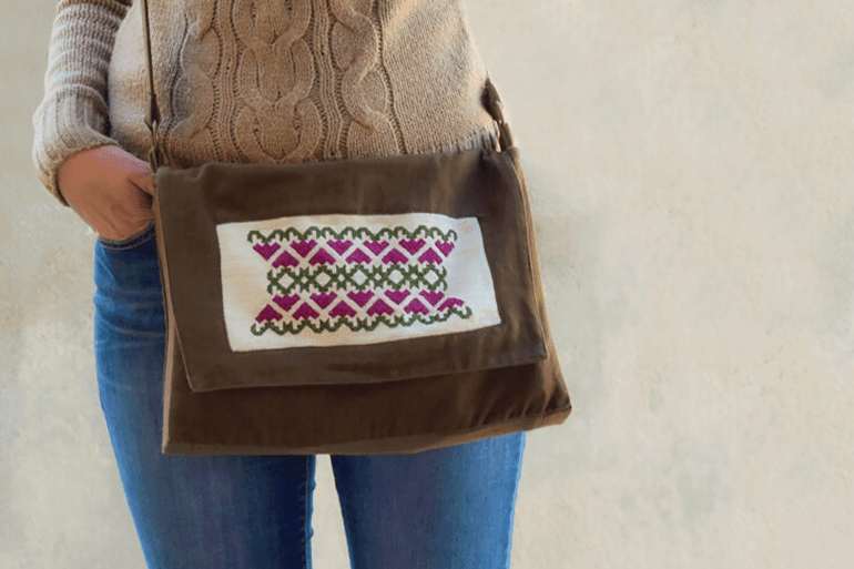 حقيبة مستوحاة من الموزاييك الشامي_ مصرح باستخدامها من قِبَل الجزيرة نت_(1)