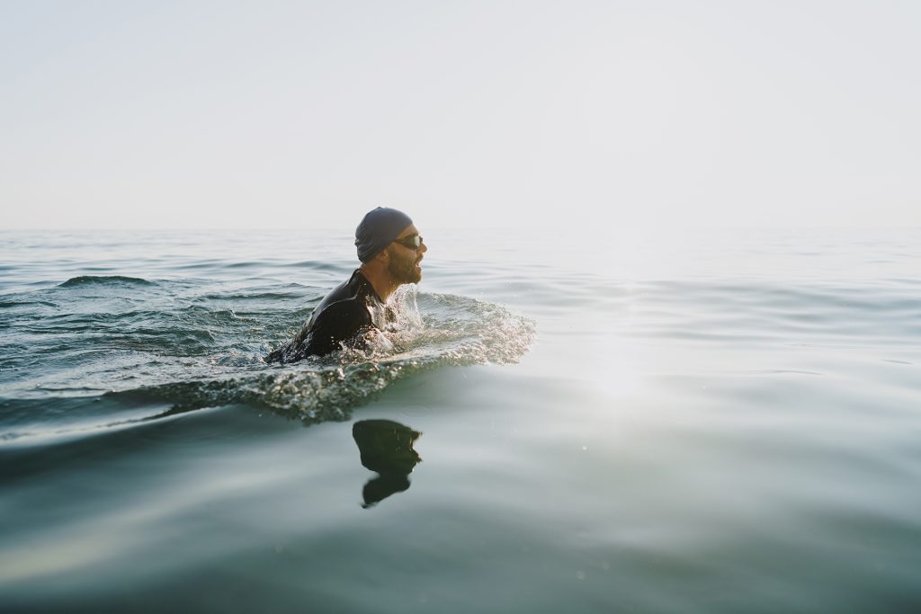 الوجه الآخر للسباحة في البحر.. اكتشف مخاطر لم يخبرك بها أحد