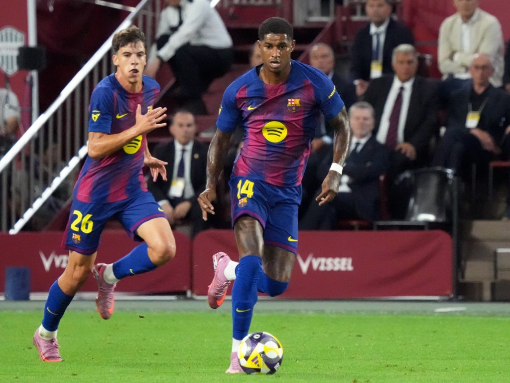 خجول وتائه.. هل يلغي برشلونة صفقة إعارة راشفورد؟