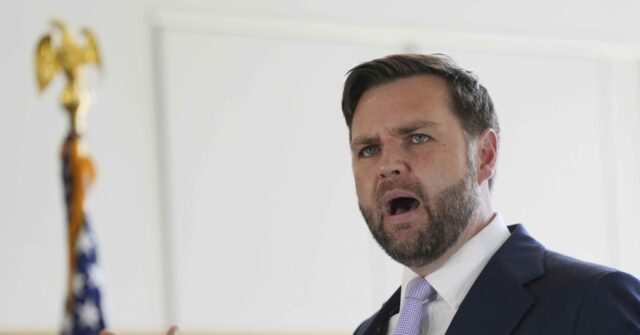 يقترح ترامب أن يكون فانس “على الأرجح” “وريثًا واضحًا لـ Maga”