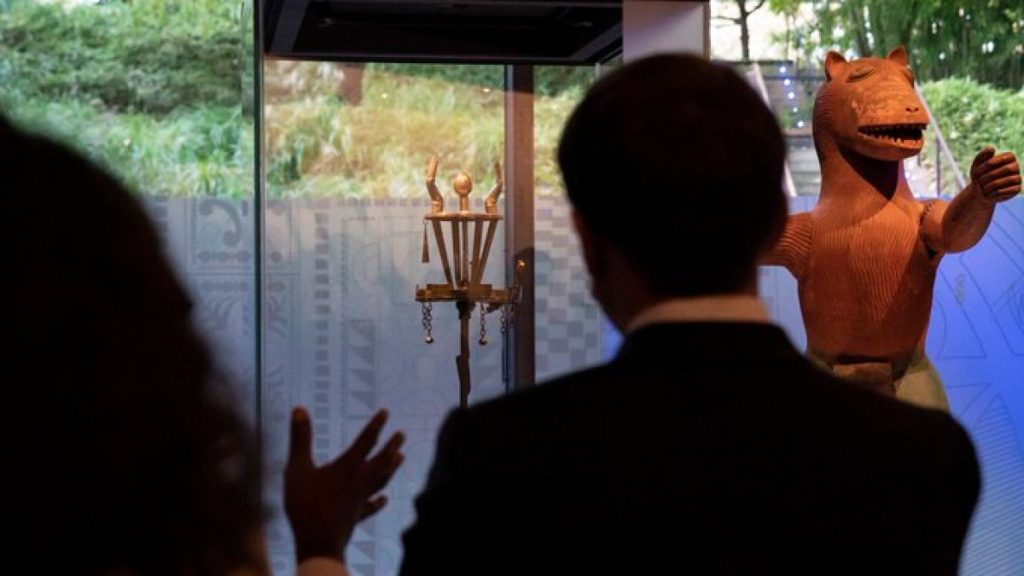 مشروع قانون فرنسي لتسريع إعادة منهوبات الحقبة الاستعمارية