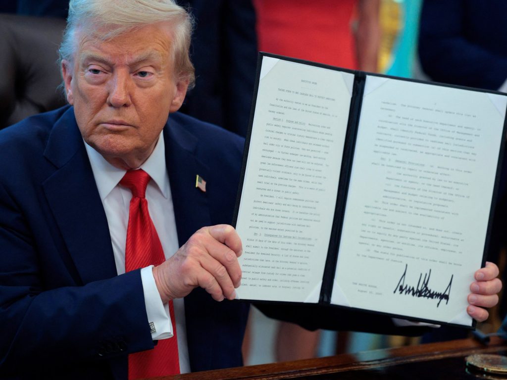 ترامب يرغب في المزيد من الصفقات مثل “إنتل” | تكنولوجيا