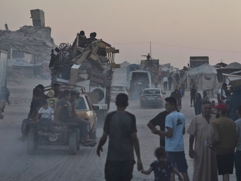 مصدر إسرائيلي: الجيش سيبدأ قريبا بإجلاء الفلسطينيين وتطويق غزة