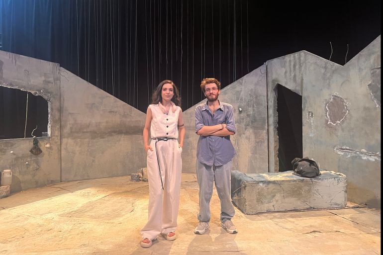 أحمد إبراهيم_دمشق_سوريا_16-آب_الجزيرة نت_مخرجا المسرحية فواز حسون ورزان السيد