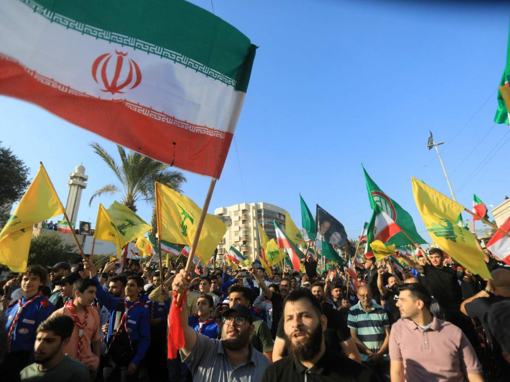 لبنان يندد بتصريحات ولايتي بشأن سلاح حزب الله