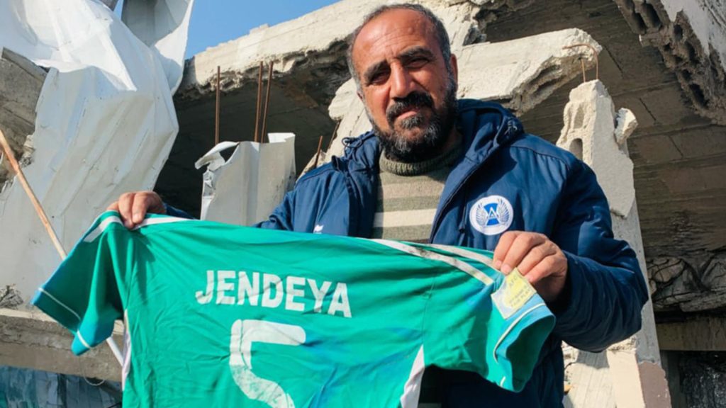 شاهد.. صائب جندية قائد منتخب فلسطين التاريخي يروي معاناته وسط مجاعة غزة