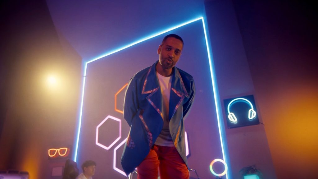 خبراء: هوس الثروة السريعة يدمر طموحات الشباب ويقودهم للفشل