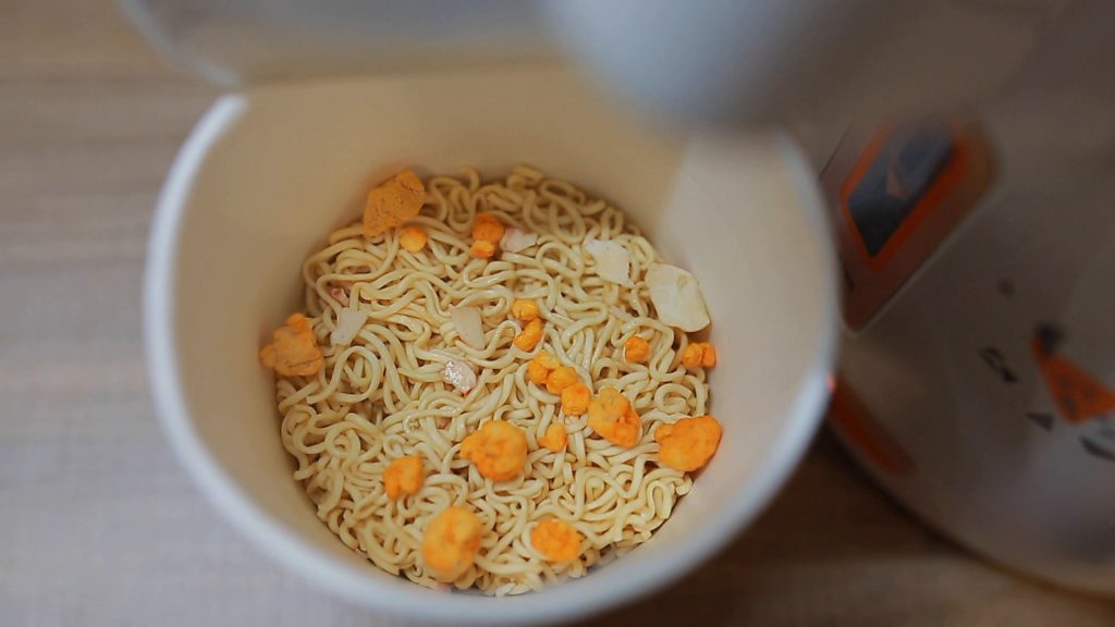 وجبة النودلز تثير غضب المصريين.. ما القصة؟