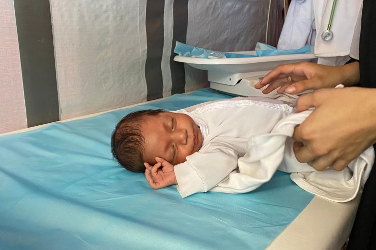 الطبيبة لبنى العزايزة سوء التغذية لدى الحوامل يتسلل للأجنة ويولدون بأوزان منخفضة ويتسبب لهم بمضاعفات صحية-رائد موسى-دير البلح-الجزيرة نت