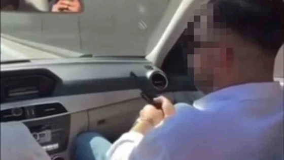 فيديو يوثّق إطلاق نار عشوائي من سيارة متحركة في بورصة.. والشرطة تتحرك لتحديد هوية الجناة